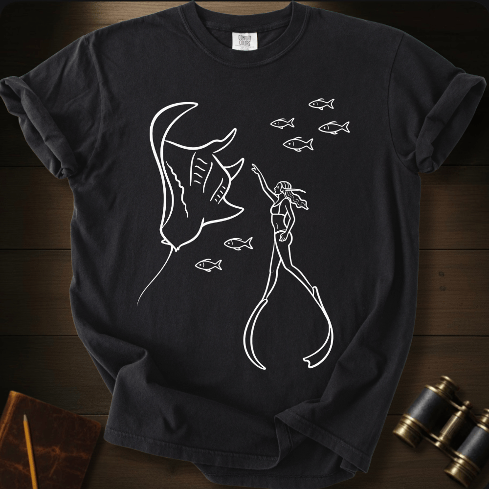 She Moves With the Sea T-shirt