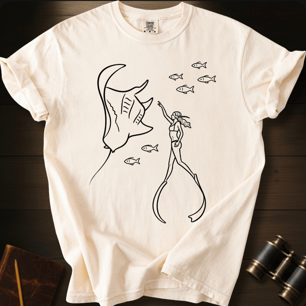 She Moves With the Sea T-shirt